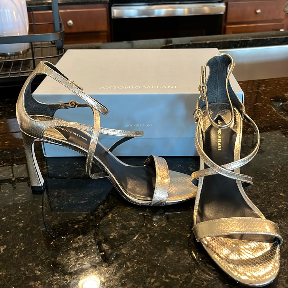Sand Gold Antonio Melani Hadley 4in heels. Size 9. Never worn except to try on.